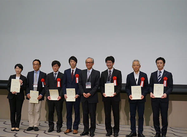 2015年ポスター賞受賞式顎関節学会）一番右