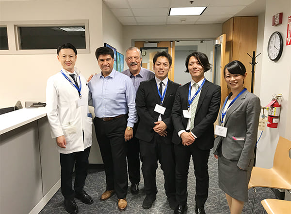 2019年アメリカボストン短期留学引率インストラクター（タフツ大学前歯学部長と）